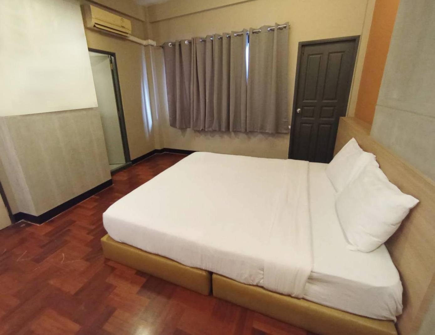Go Inn Silom - Bts Saint Louis 방콕 외부 사진